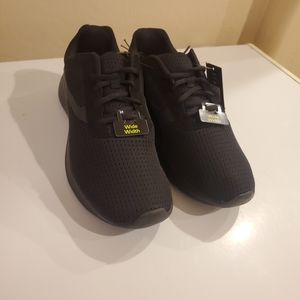 Men's Athletic Shoes (Black, size 9W)